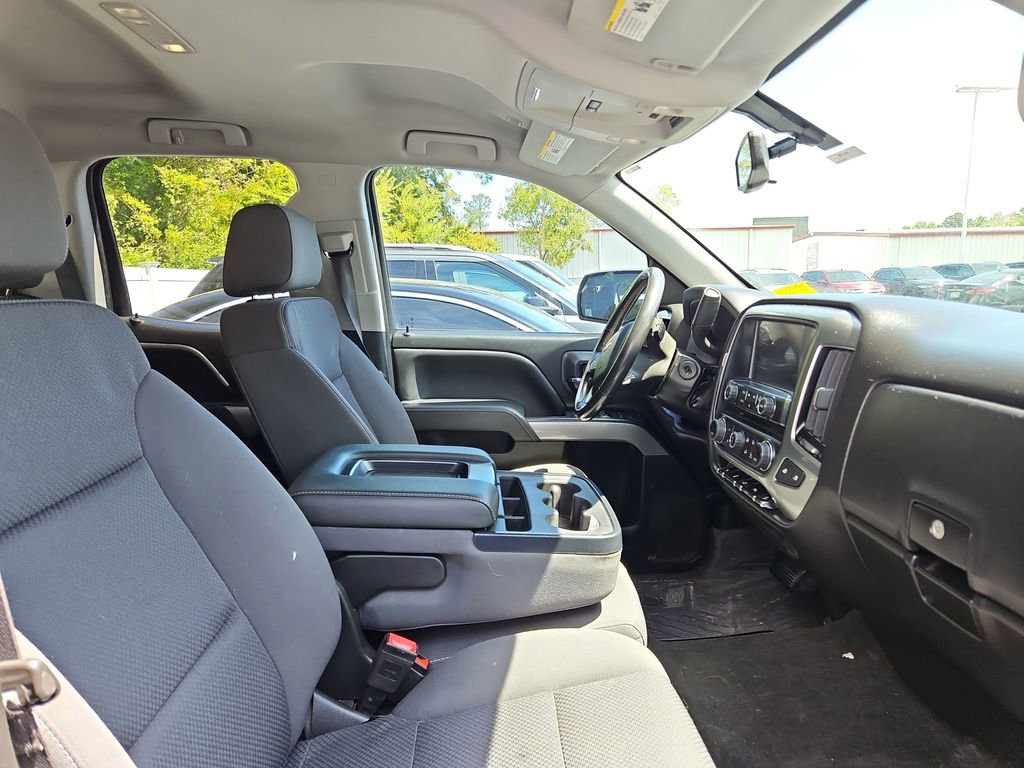 Used 2018 Chevrolet Silverado 1500 LT w/ Midnight Edition image 9