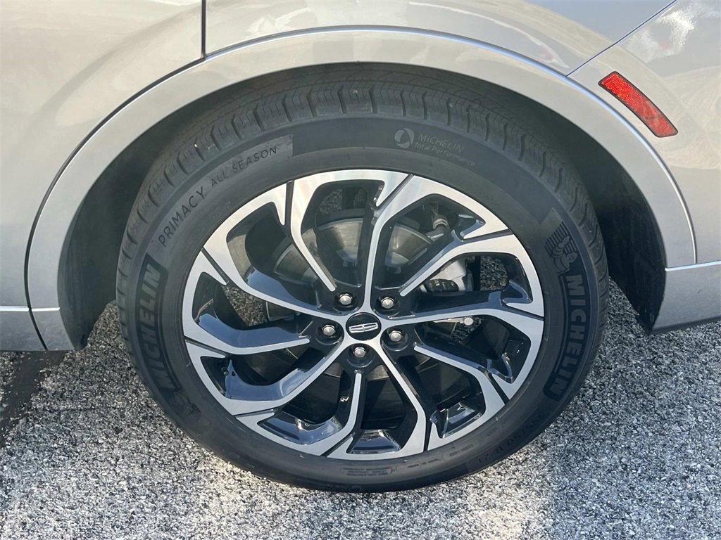 Used 2025 Lincoln Nautilus Reserve image 11