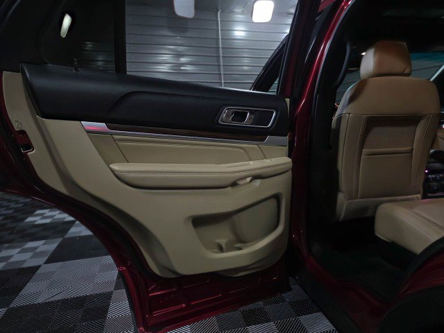 Used 2017 Ford Explorer Limited w/ Equipment Group 301A AWD/4WD image 38