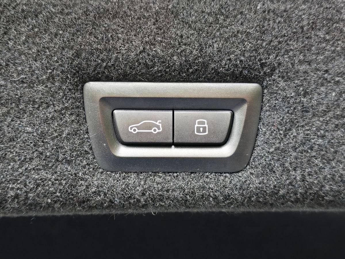 Used 2023 BMW i7 xDrive60 w/ Parking Assistance Package AWD/4WD image 76