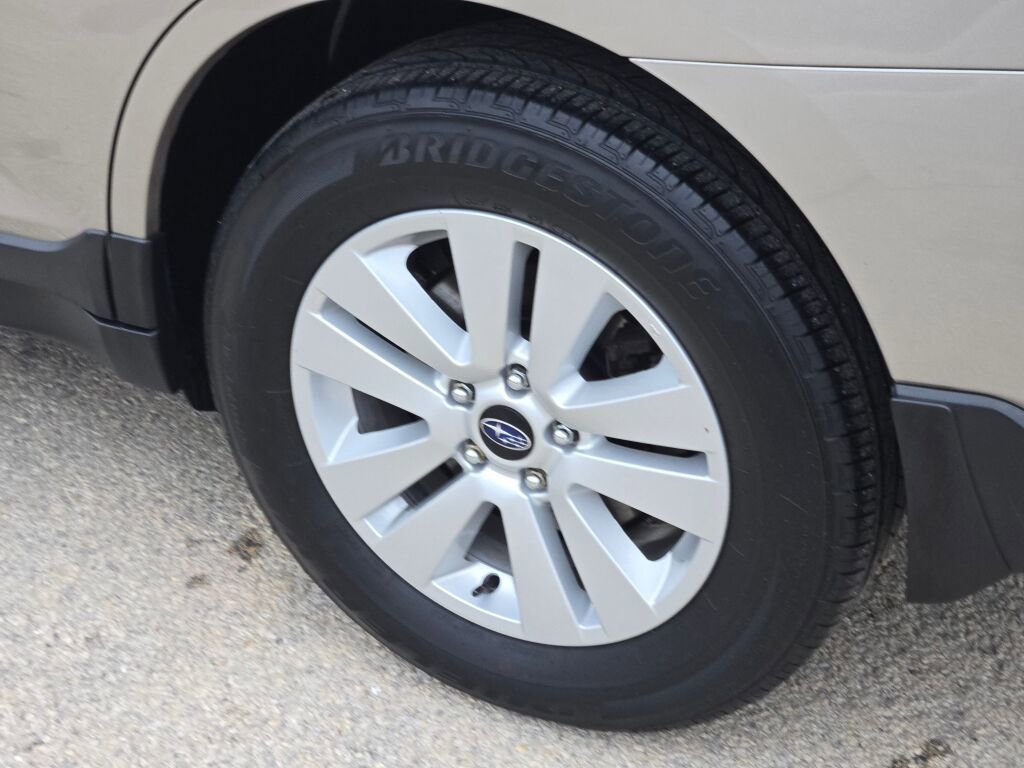 Used 2018 Subaru Outback 2.5i Premium image 14