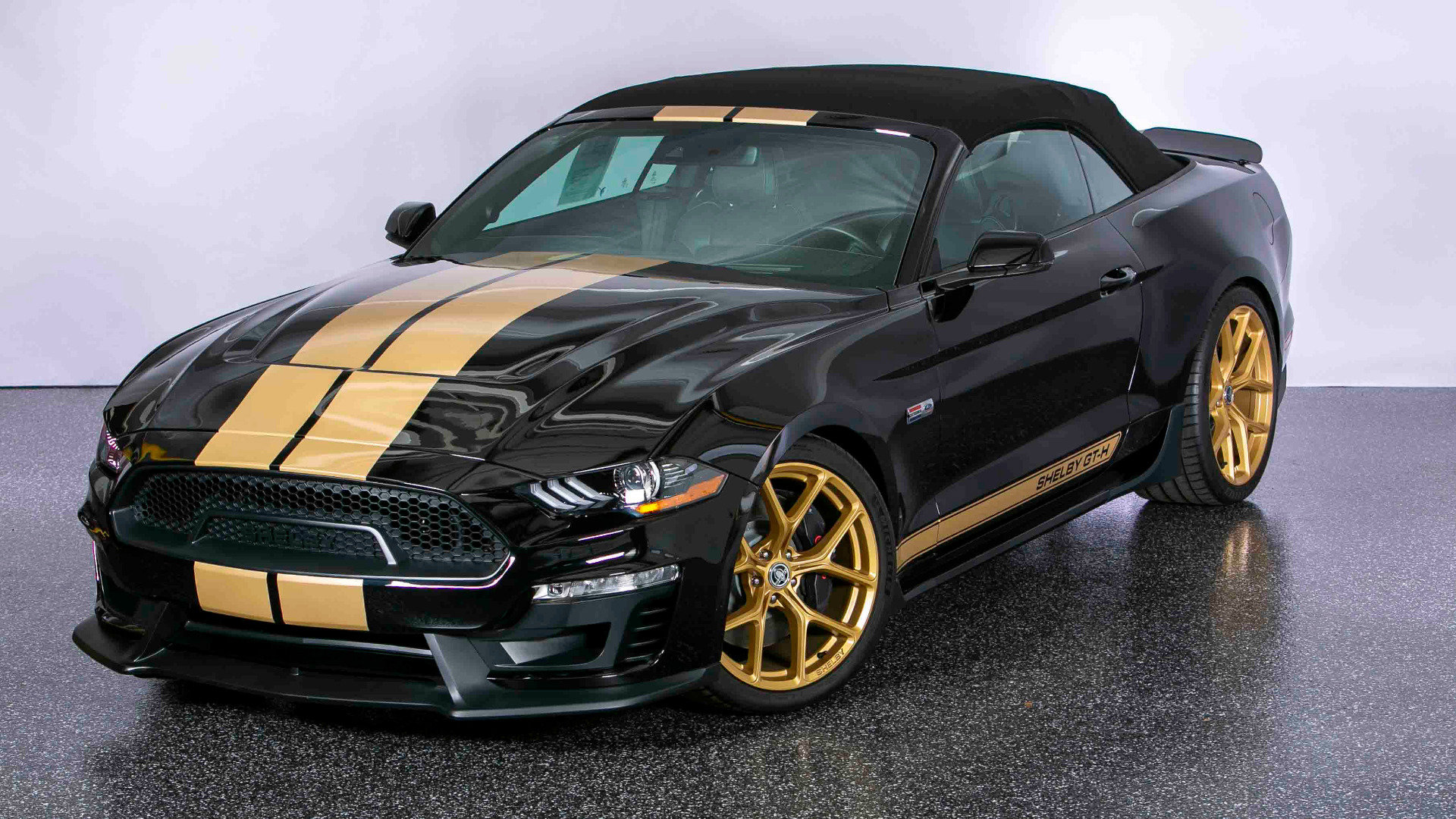 Used 2019 Ford Mustang GT Premium w/ GT Performance Package image 2