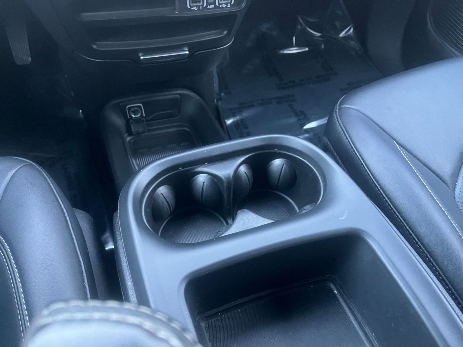 Used 2025 Chrysler Pacifica Select image 42