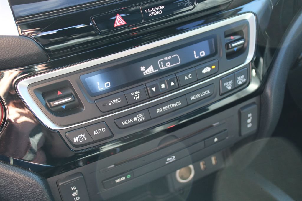 Used 2017 Honda Pilot Touring image 23