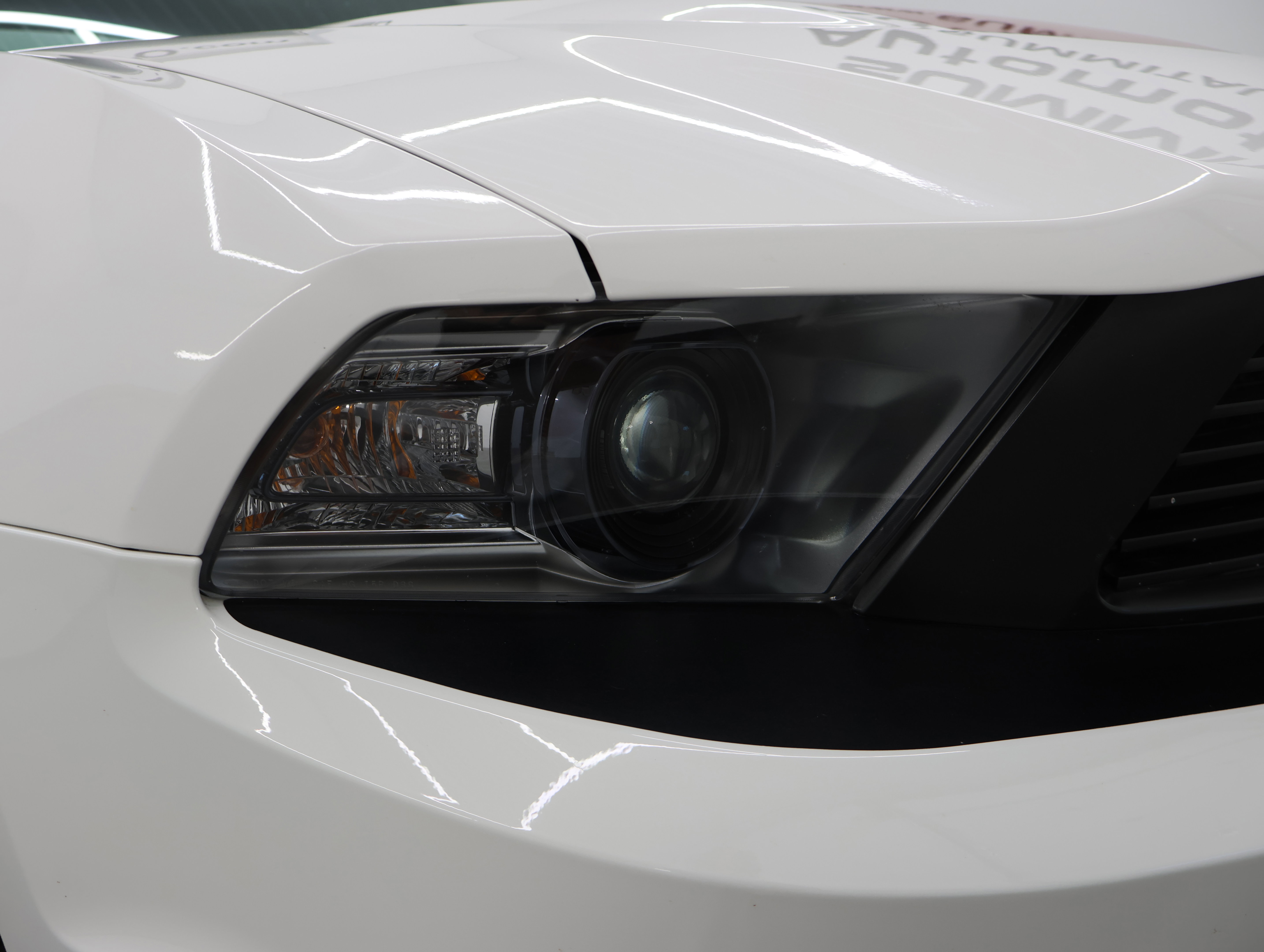 Used 2012 Ford Mustang GT Premium w/ HID Headlamps & Security Pkg RWD image 24