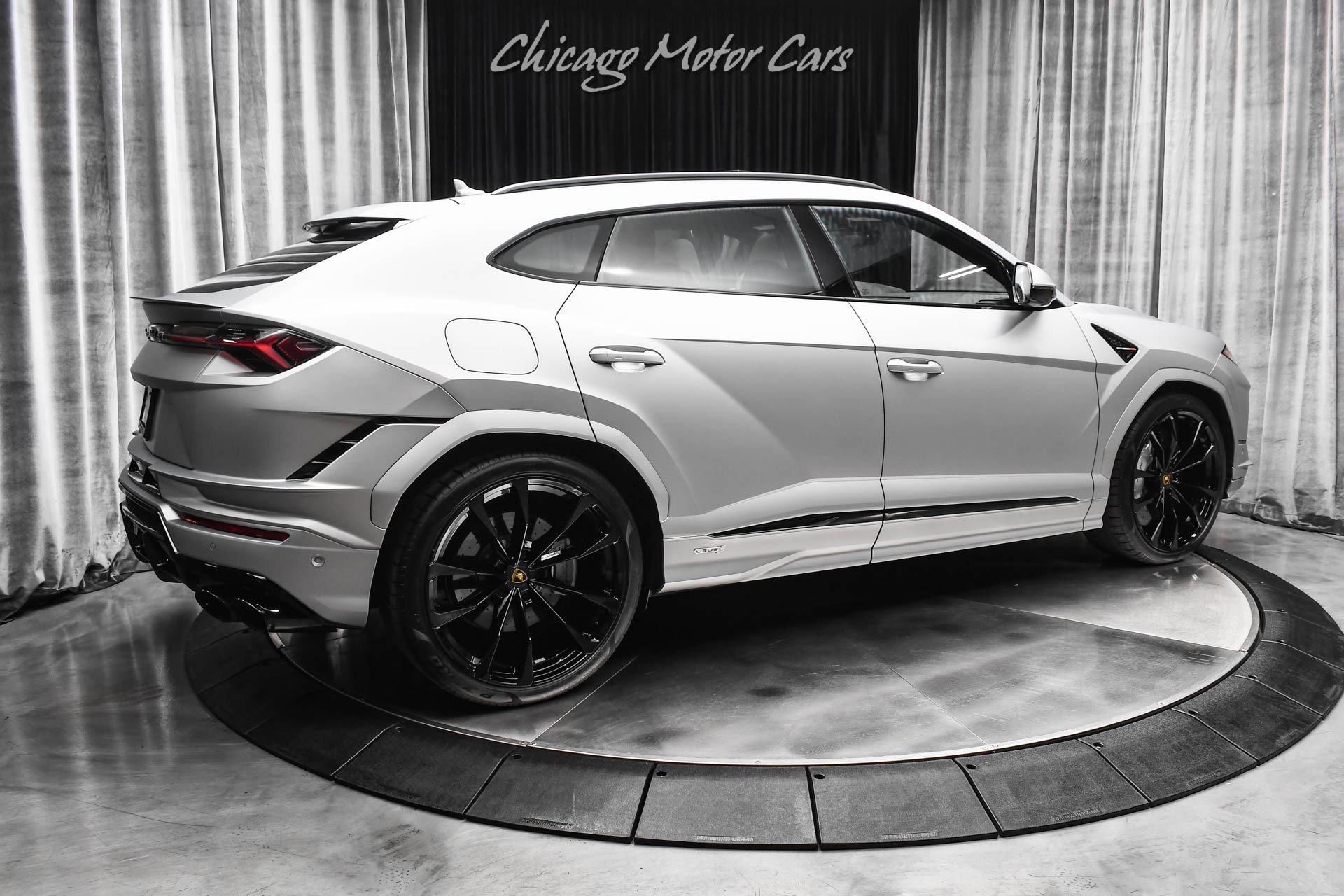 Used 2024 Lamborghini Urus S AWD/4WD image 5