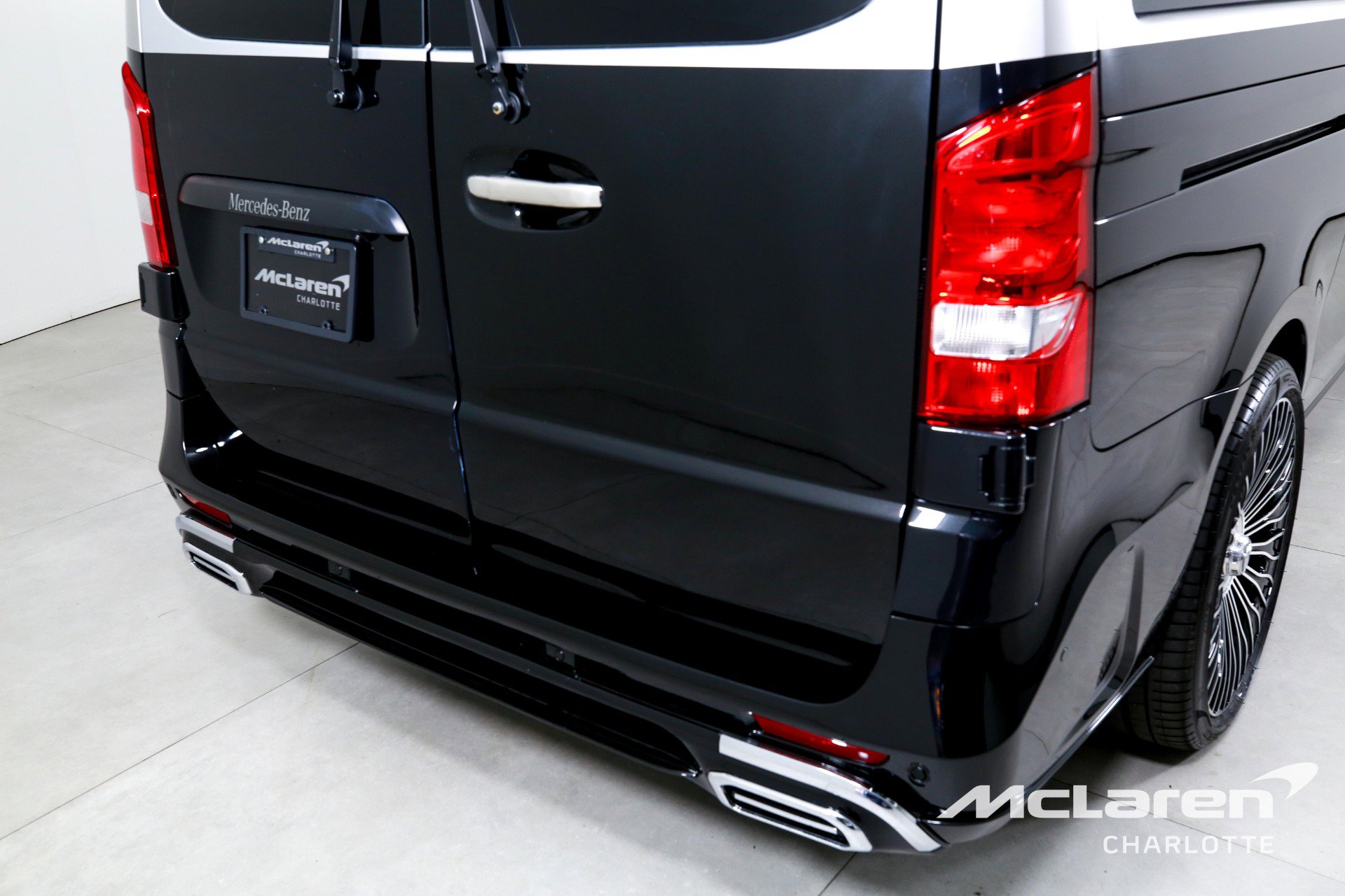 Used 2023 Mercedes-Benz Metris Passenger image 36