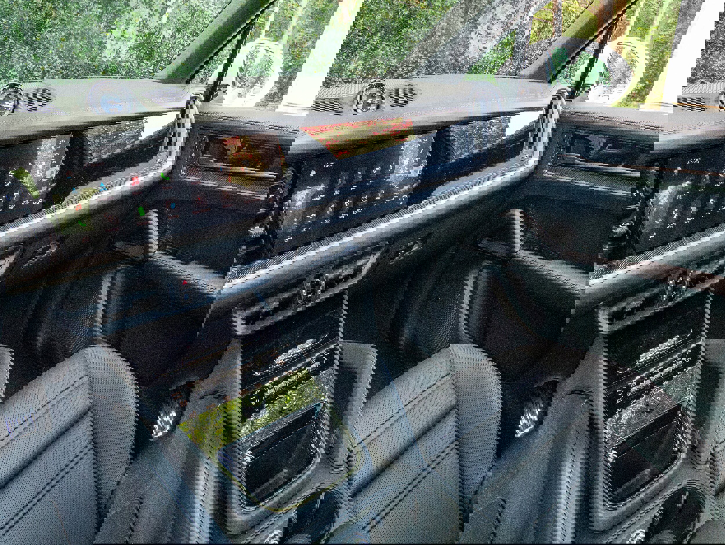 New 2025 Porsche Cayenne Turbo image 23