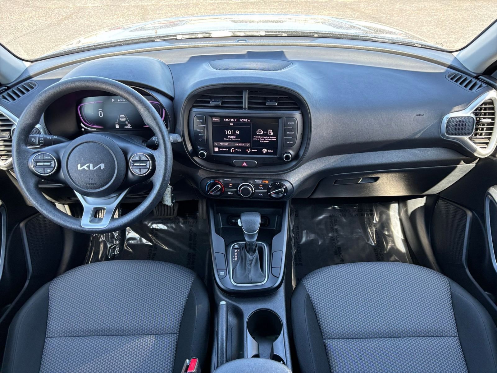 Used 2025 Kia Soul LX w/ LX Technology Package FWD image 31