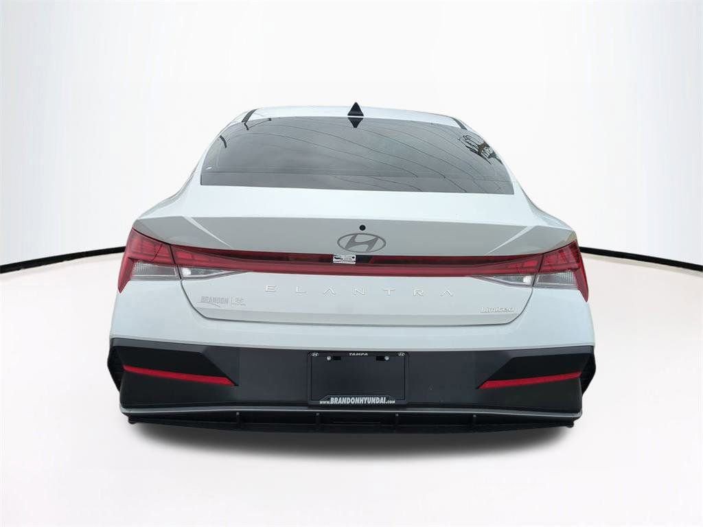 New 2026 Hyundai Elantra Limited image 6