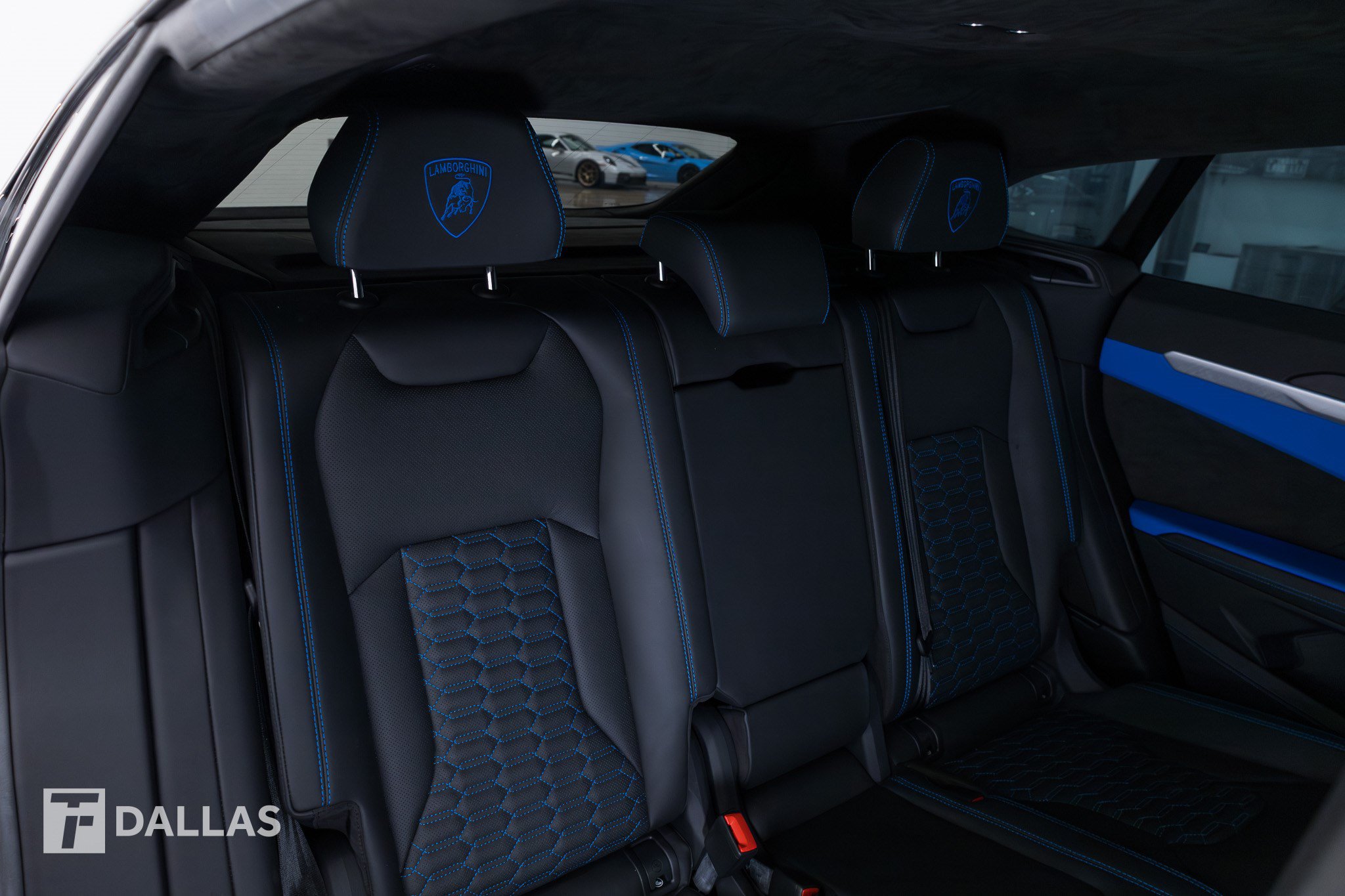 Used 2022 Lamborghini Urus AWD/4WD image 37