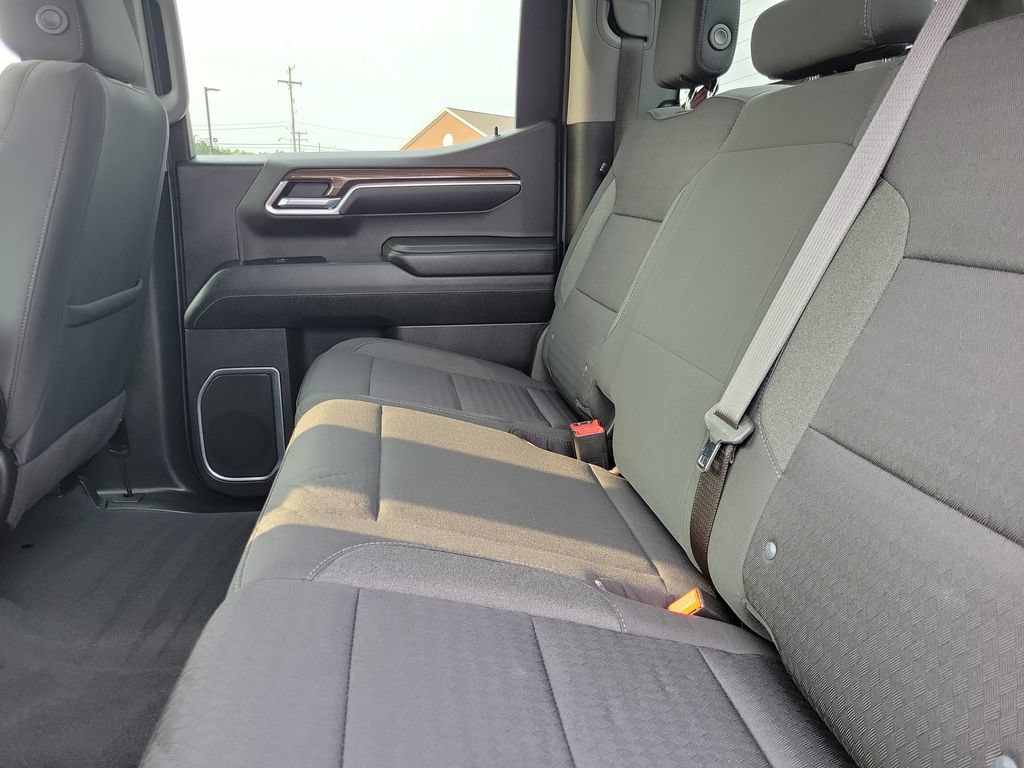 Used 2022 Chevrolet Silverado 1500 LT AWD/4WD image 11