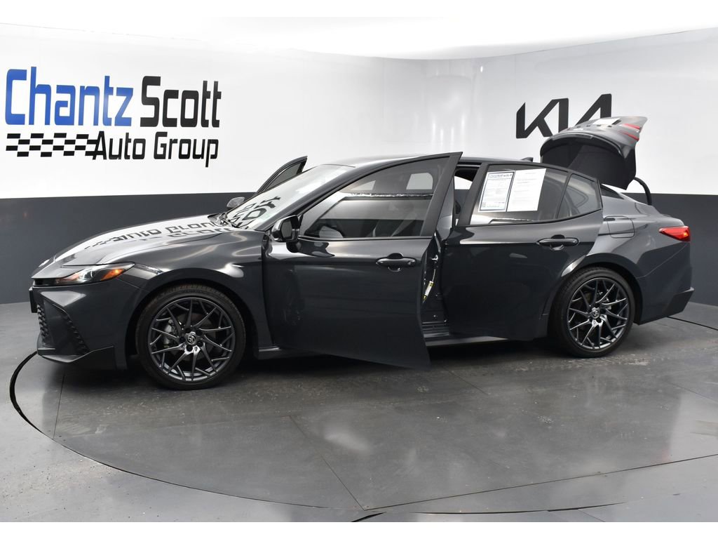 Used 2025 Toyota Camry SE w/ Convenience Package image 26