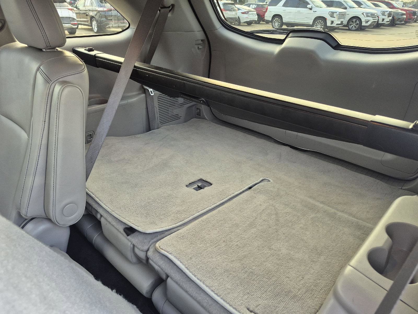 Used 2019 Toyota Highlander XLE FWD image 12