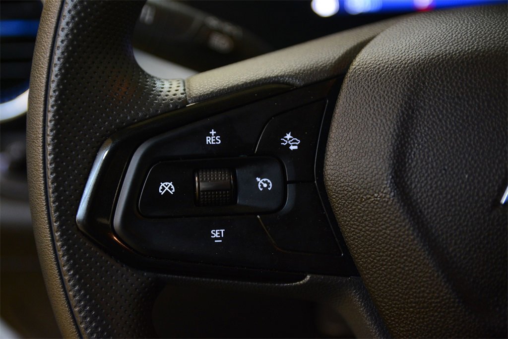 Used 2025 Chevrolet Trax LT image 17