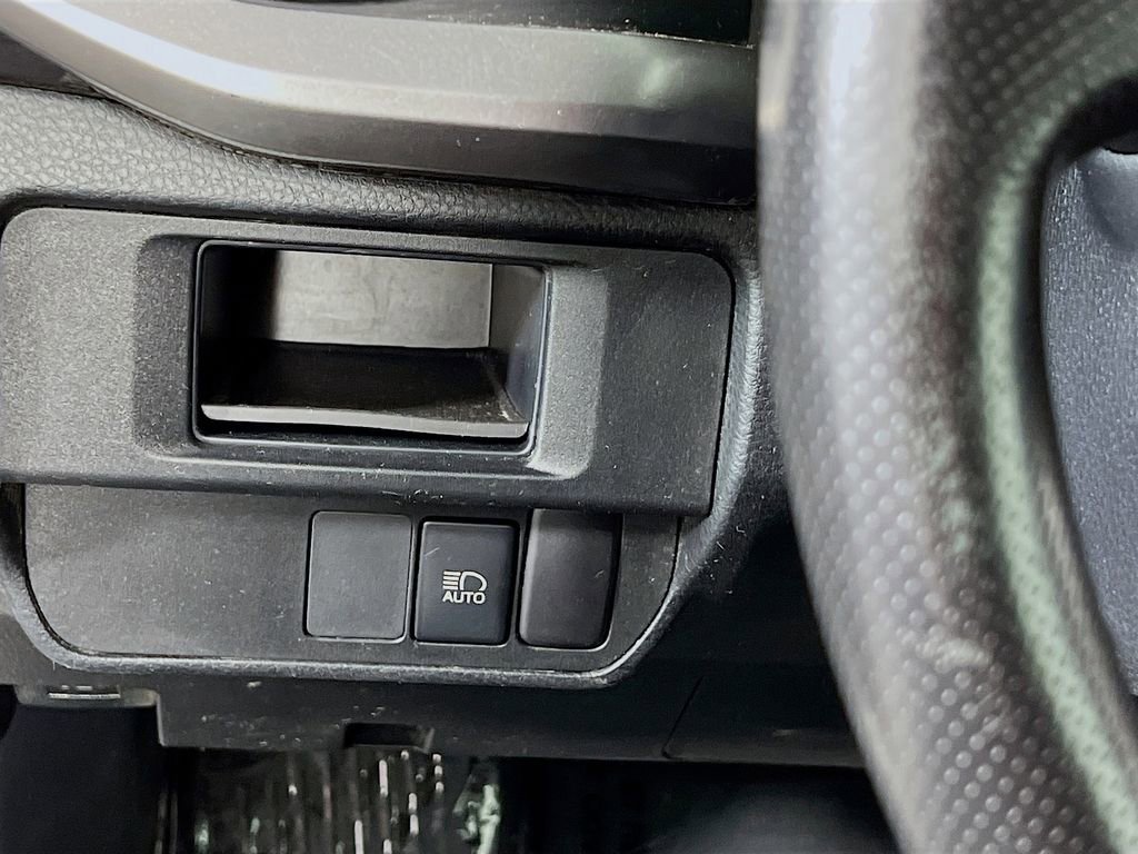 Used 2019 Toyota Tacoma SR5 AWD/4WD image 9