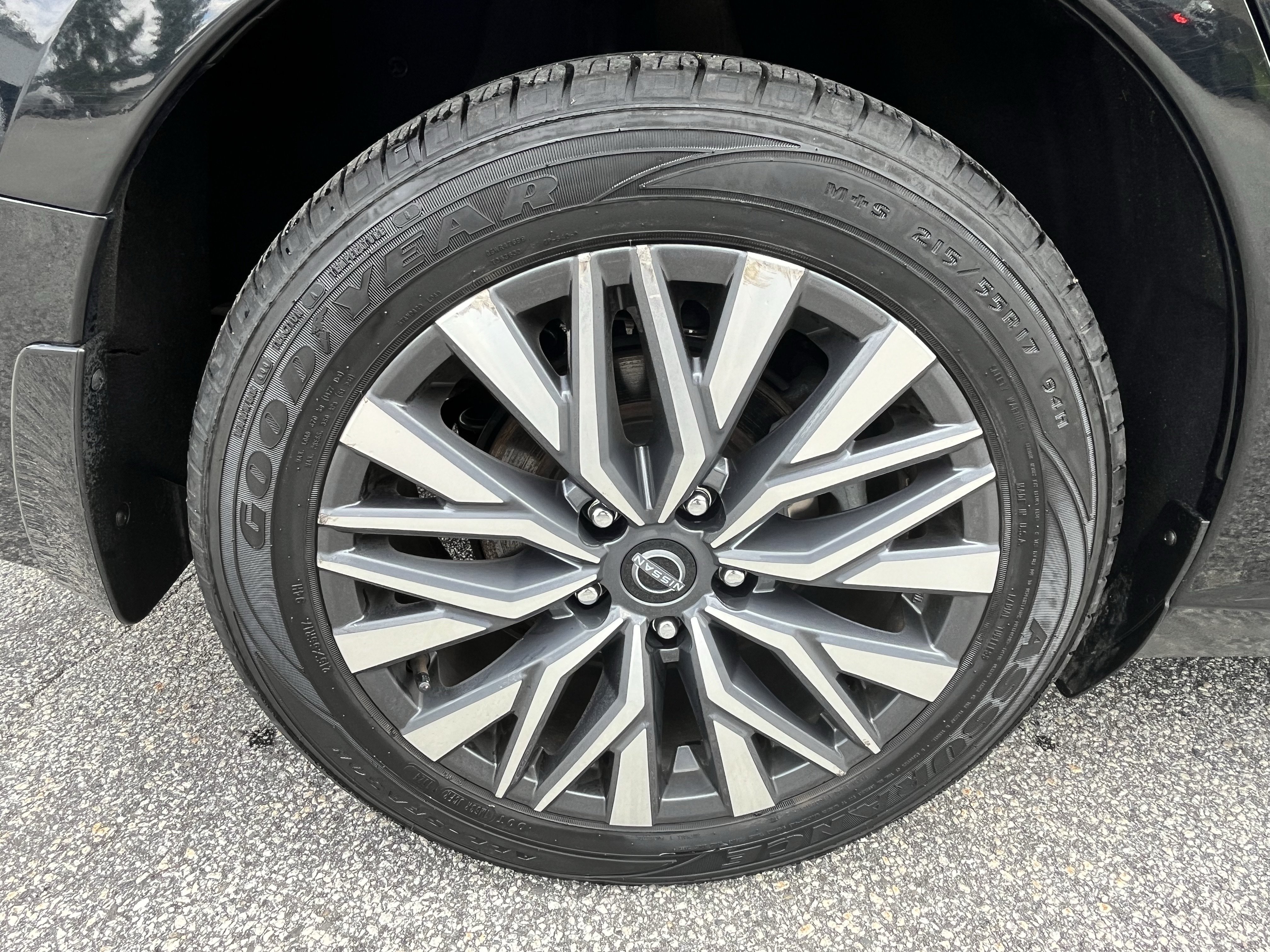 Used 2024 Nissan Altima 2.5 SV AWD/4WD image 10
