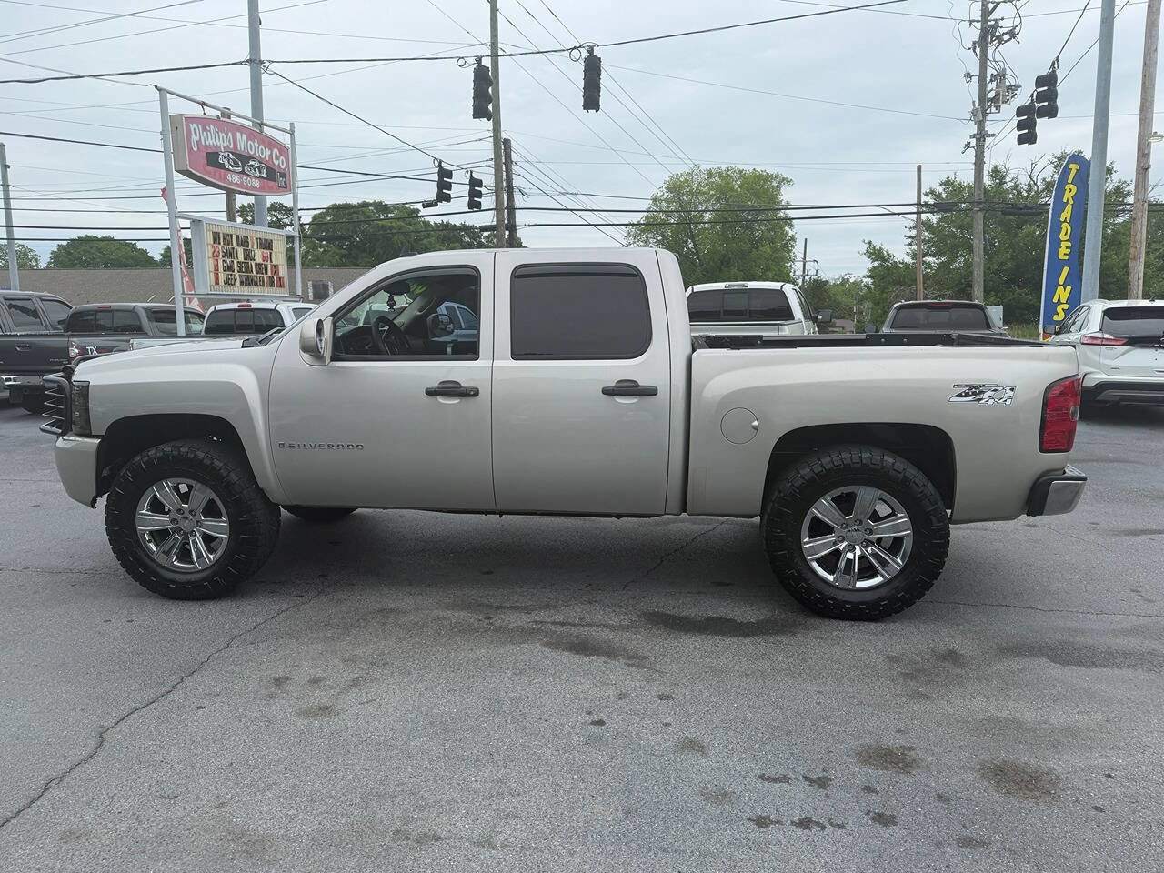 Used 2008 Chevrolet Silverado 1500 LT w/ EZ-Lift Tailgate Package AWD/4WD image 7