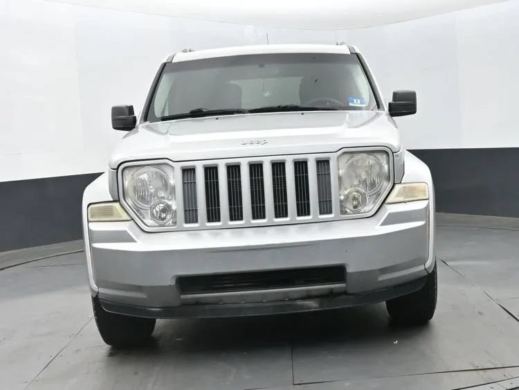 Used 2011 Jeep Liberty Sport w/ Popular Equipment Group AWD/4WD image 3