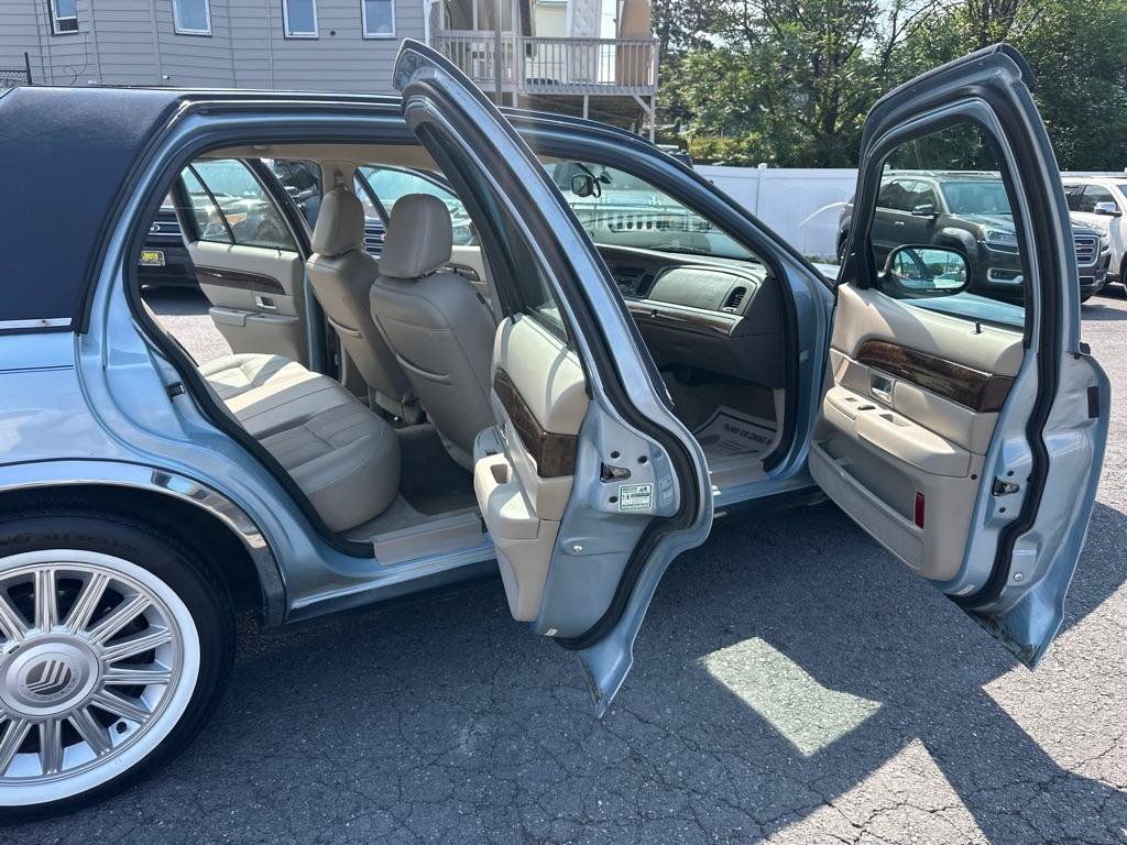 Used 2010 Mercury Grand Marquis LS RWD image 17
