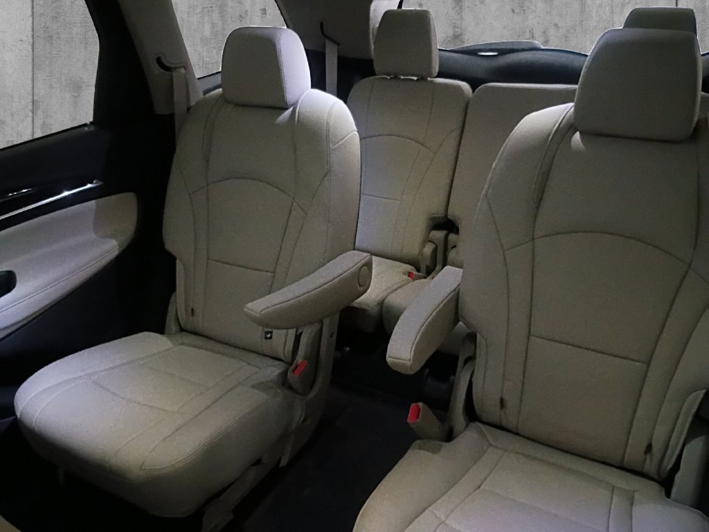 Used 2020 Buick Enclave Essence w/ LPO, Luxury Package FWD image 13