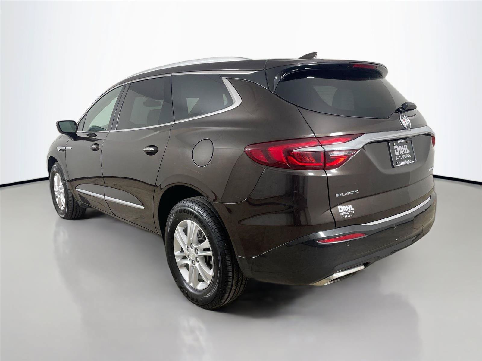 Used 2018 Buick Enclave Essence w/ Trailering Package AWD/4WD image 10