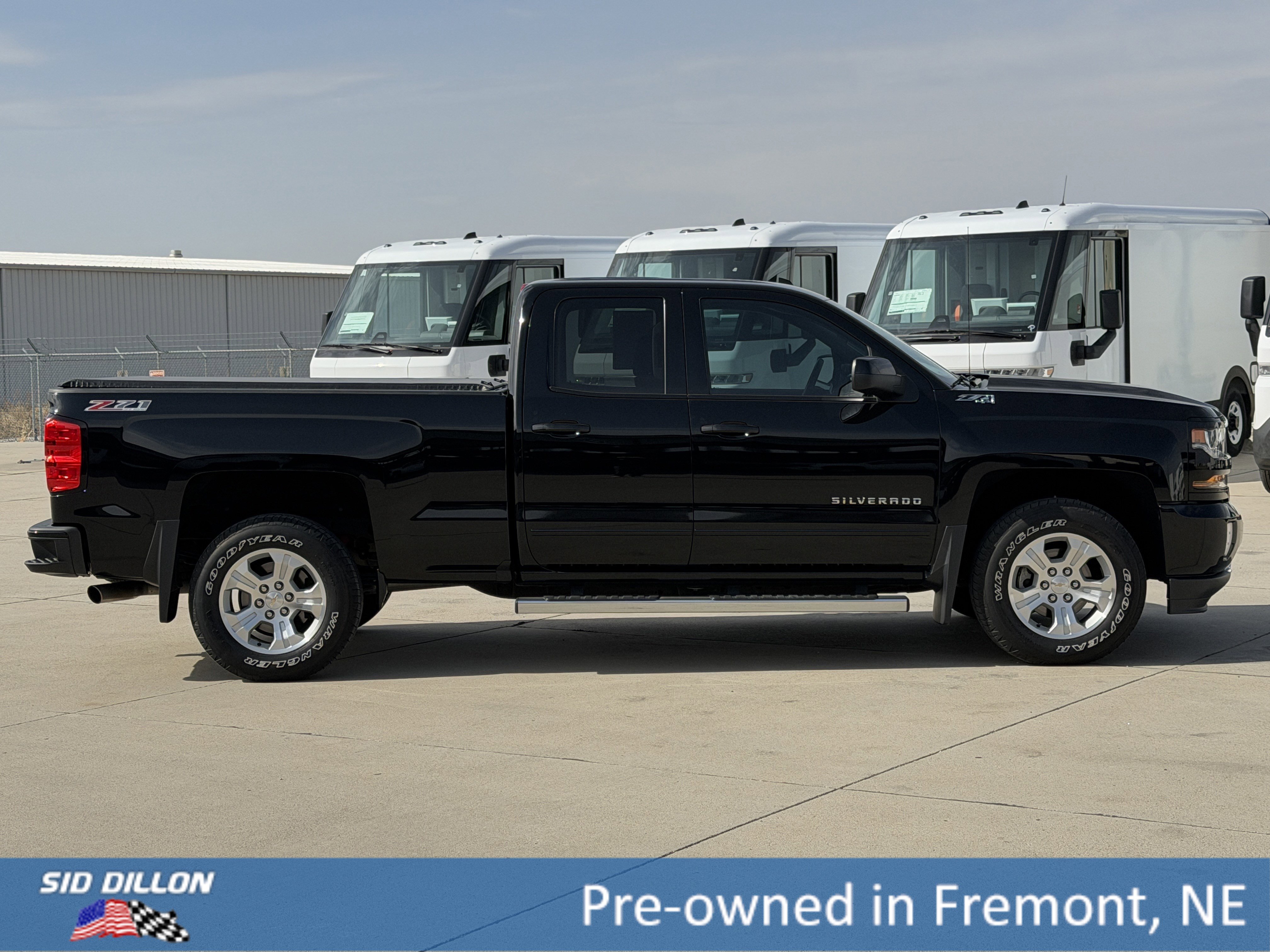 Used 2016 Chevrolet Silverado 1500 LT w/ All Star Edition image 3