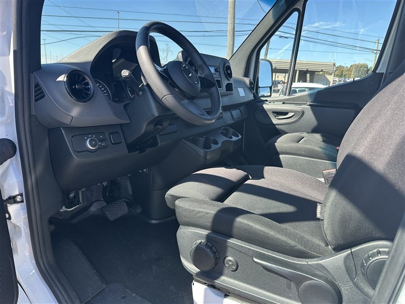 Used 2026 Mercedes-Benz Sprinter 2500 image 2