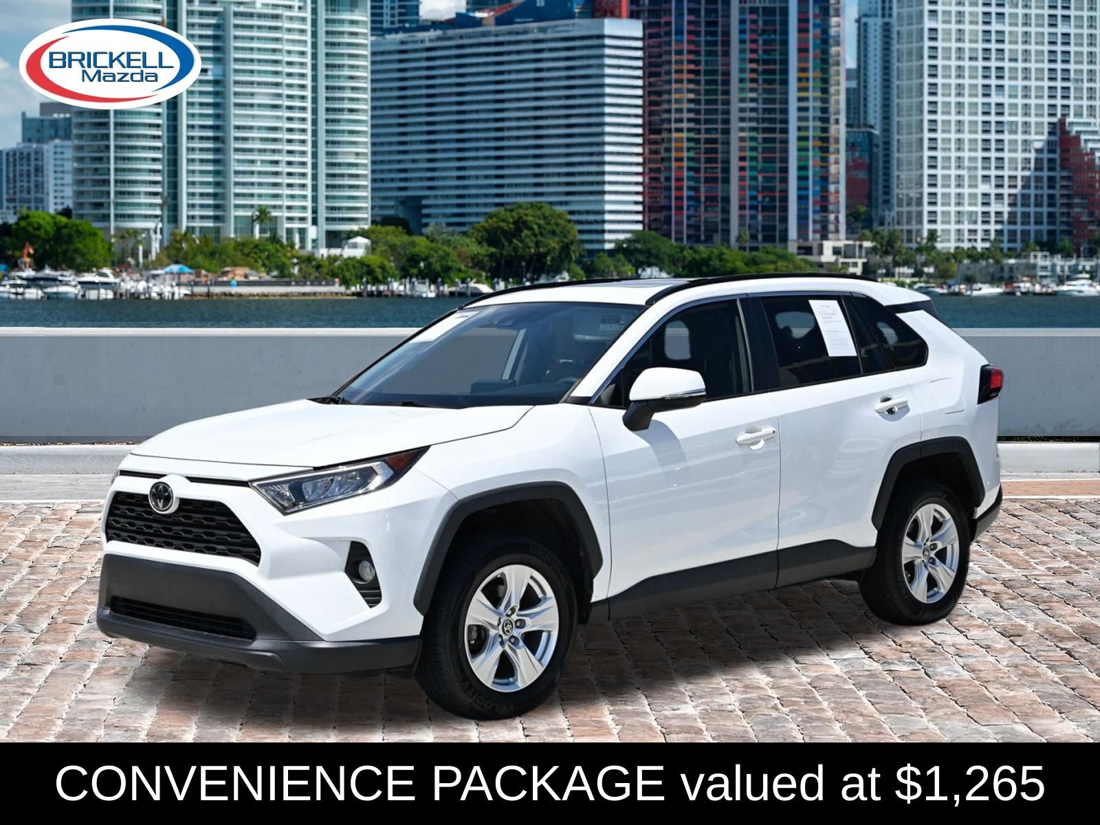 Used 2021 Toyota RAV4 XLE w/ Convenience Package FWD image 1
