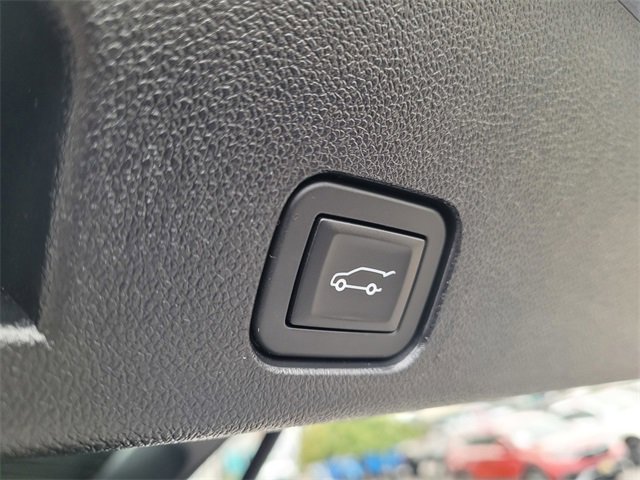 Used 2025 GMC Acadia Elevation image 29