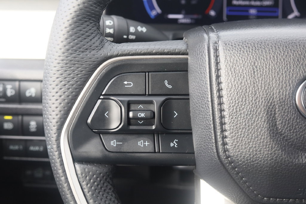 Used 2024 Toyota Tacoma TRD Off-Road w/ TRD Off Road Upgrade Package AWD/4WD image 24