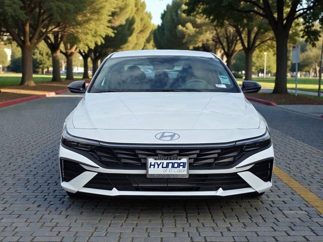 Certified 2025 Hyundai Elantra Sport image 3