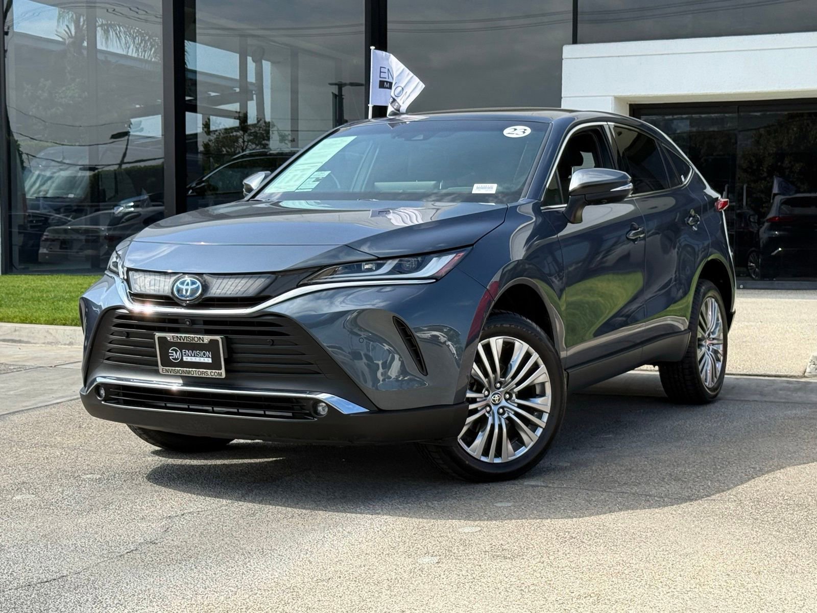 Used 2023 Toyota Venza Limited AWD/4WD image 2