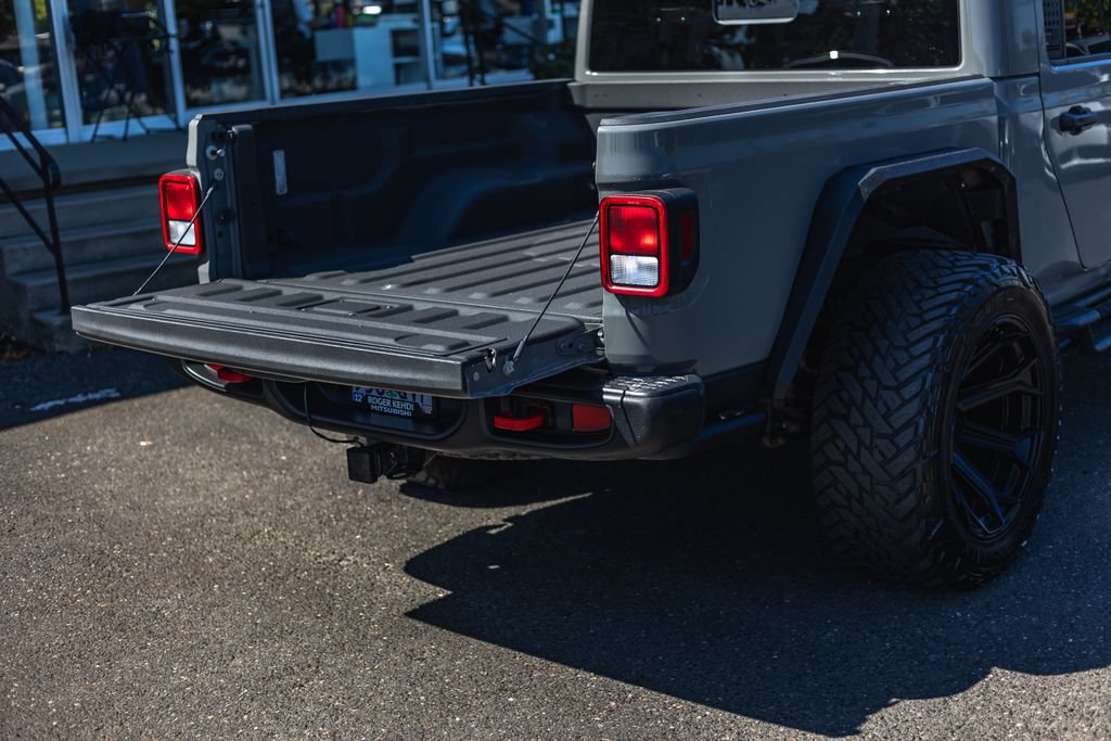 Used 2022 Jeep Gladiator Rubicon w/ Trailer Tow Package AWD/4WD image 8
