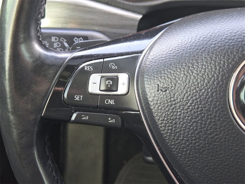 Used 2021 Volkswagen Passat 2.0T R-Line image 29