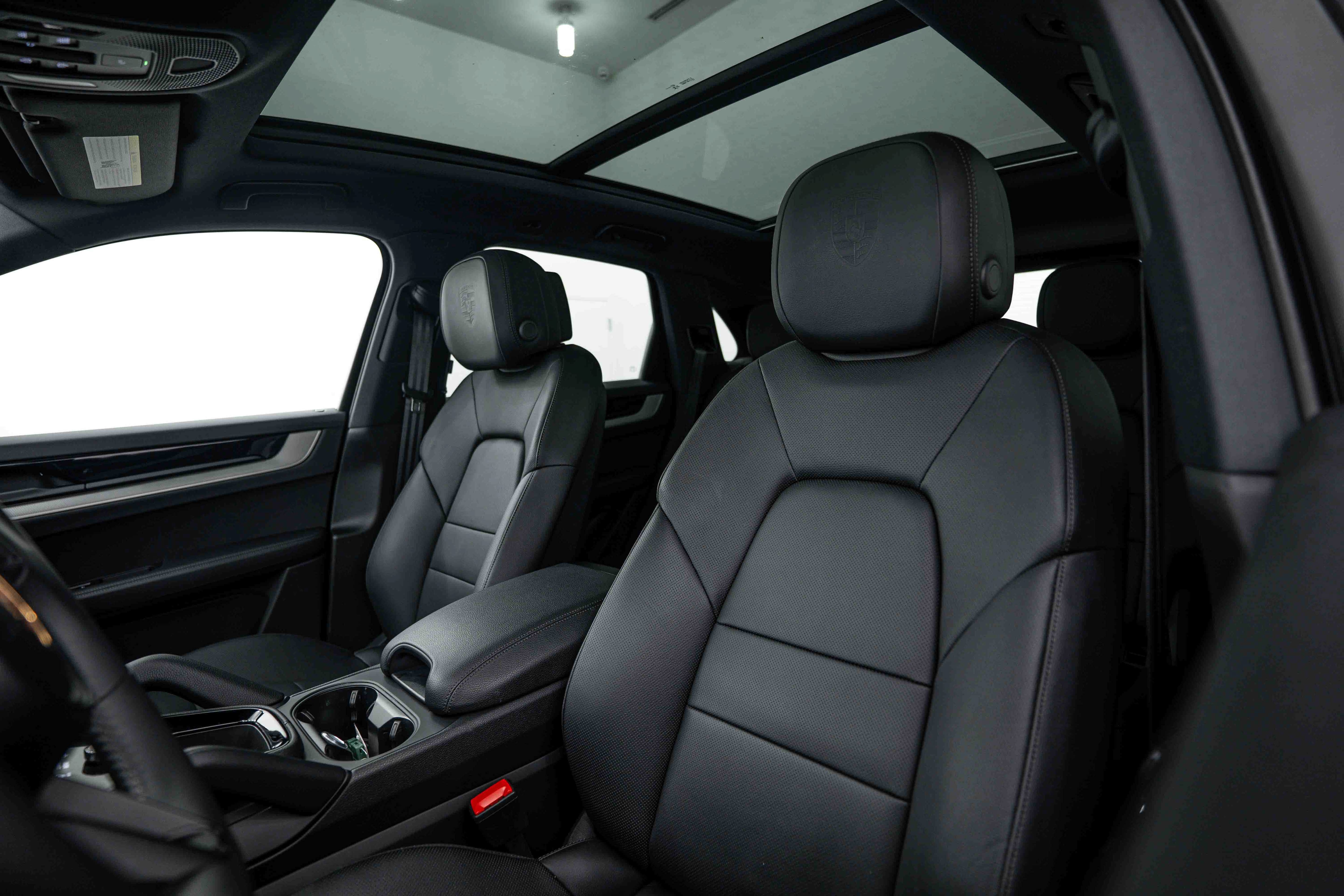 Certified 2026 Porsche Cayenne AWD/4WD image 16