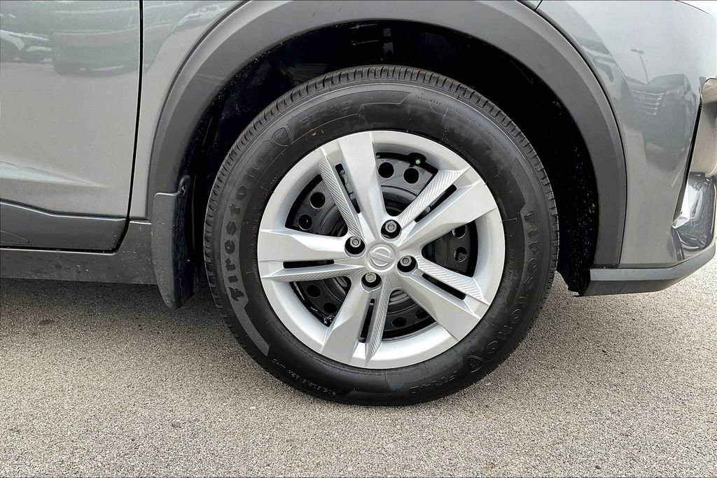 New 2025 Nissan Kicks Play S image 18