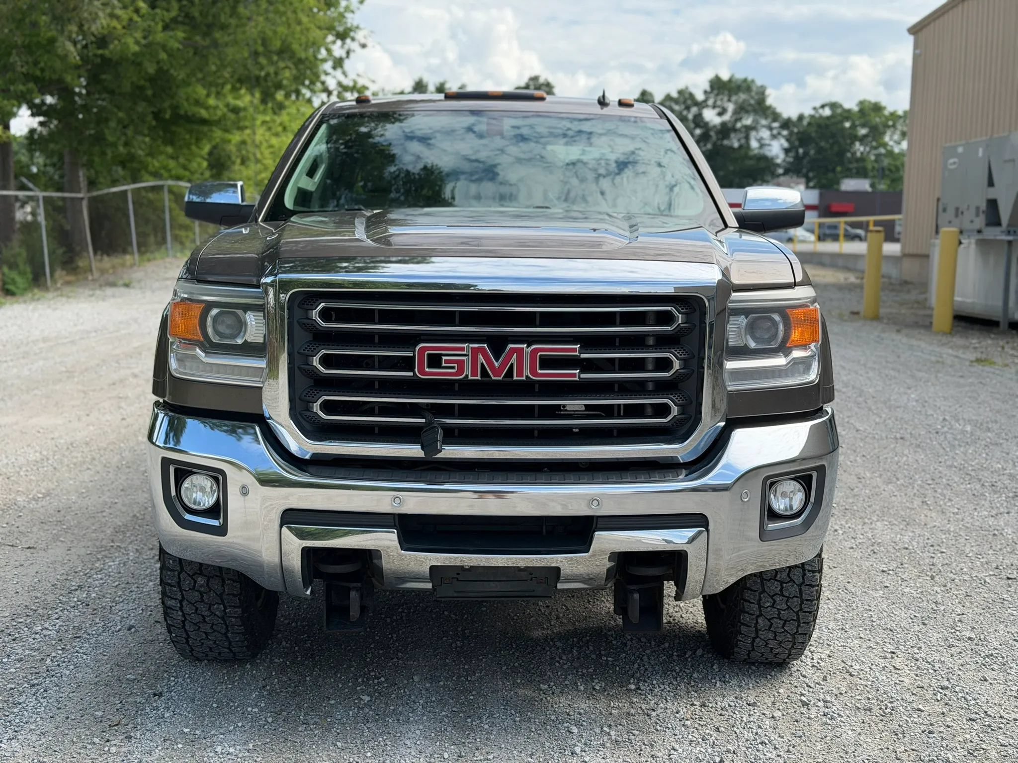 Used 2015 GMC Sierra 2500 SLT w/ SLT Preferred Package AWD/4WD image 2