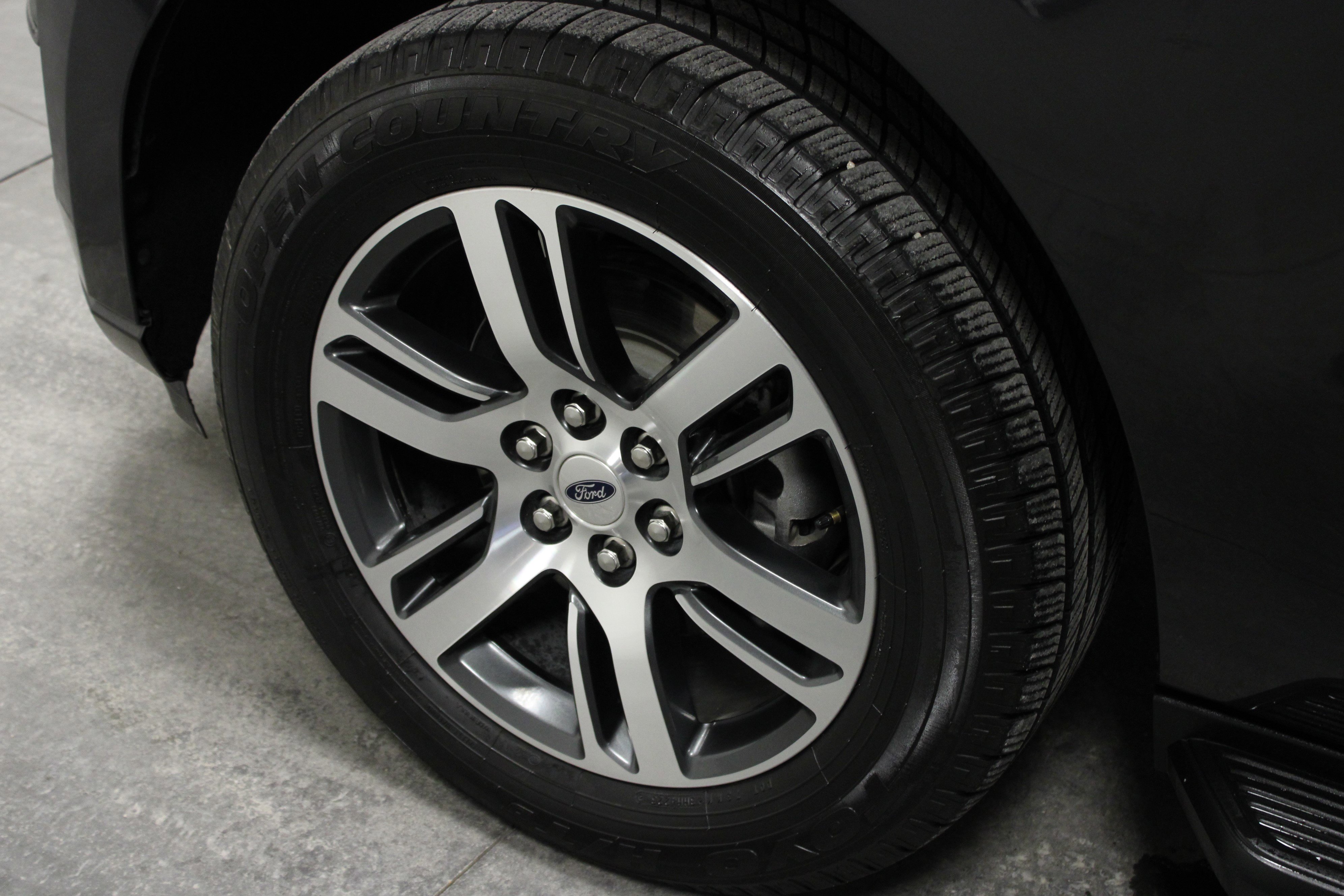 Used 2024 Ford Expedition XLT image 10