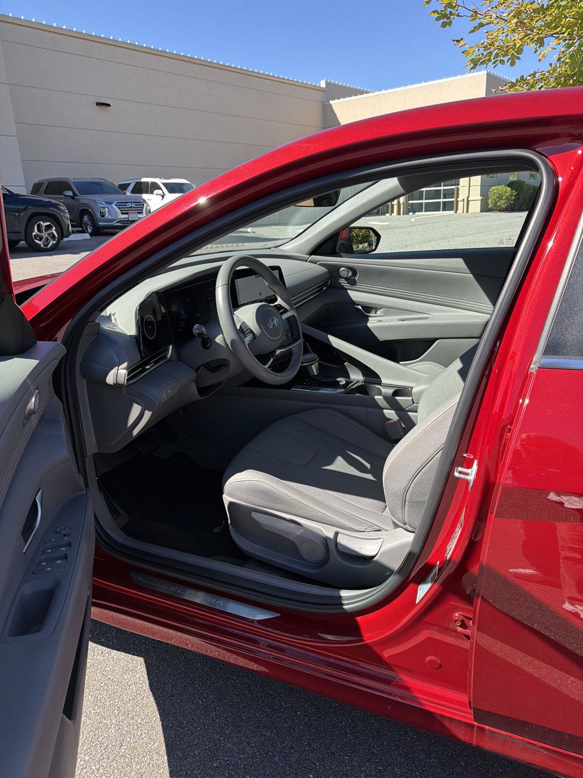 Certified 2025 Hyundai Elantra SEL FWD image 17