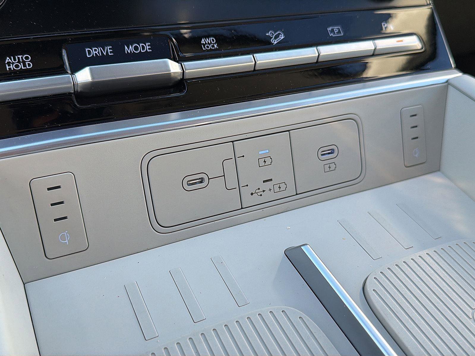 Certified 2026 Hyundai Santa Fe Limited image 24