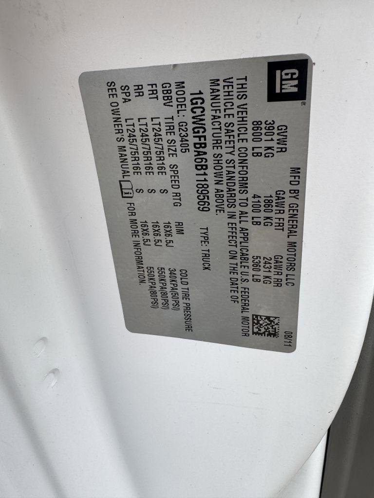 Used 2011 Chevrolet Express 2500 image 14