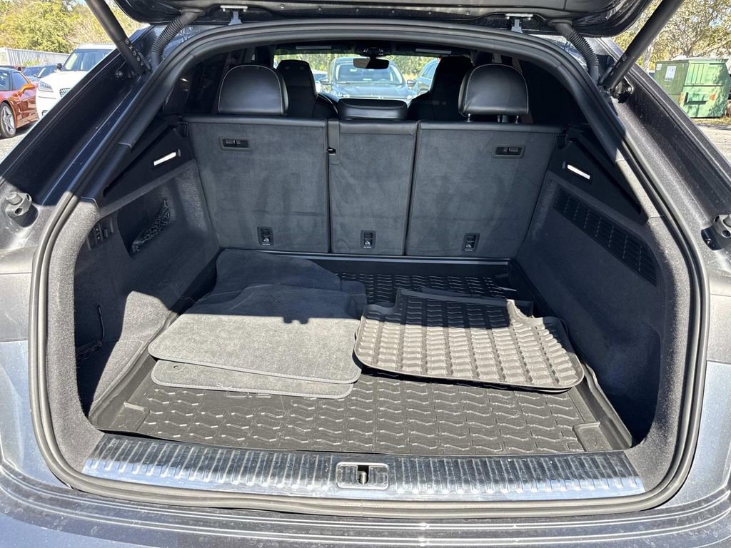 Used 2025 Audi SQ8 Prestige image 11