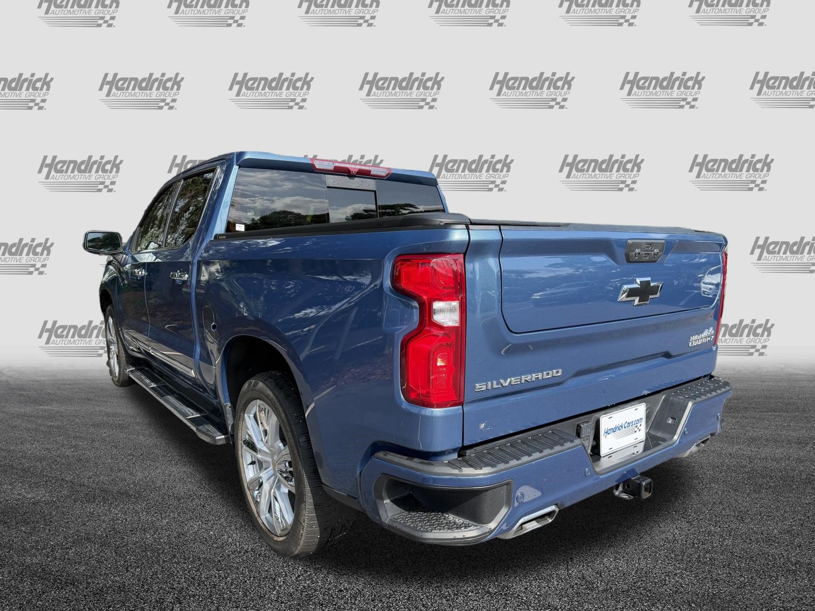 Used 2024 Chevrolet Silverado 1500 High Country w/ Z71 Off-Road Package AWD/4WD image 7