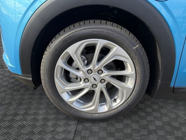 New 2027 Chevrolet Bolt LT image 14