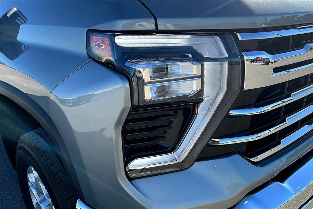 Used 2024 Chevrolet Silverado 2500 LTZ image 40