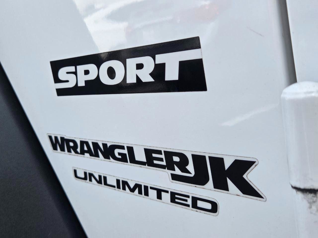 Used 2018 Jeep Wrangler Unlimited Sport S AWD/4WD image 9