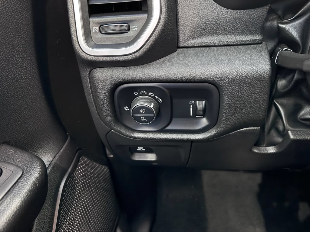 Used 2023 RAM 1500 Big Horn AWD/4WD image 24