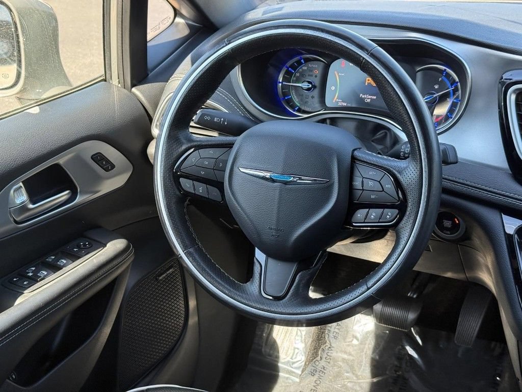 Used 2020 Chrysler Pacifica Limited w/ Advanced Safetytec Group FWD image 14