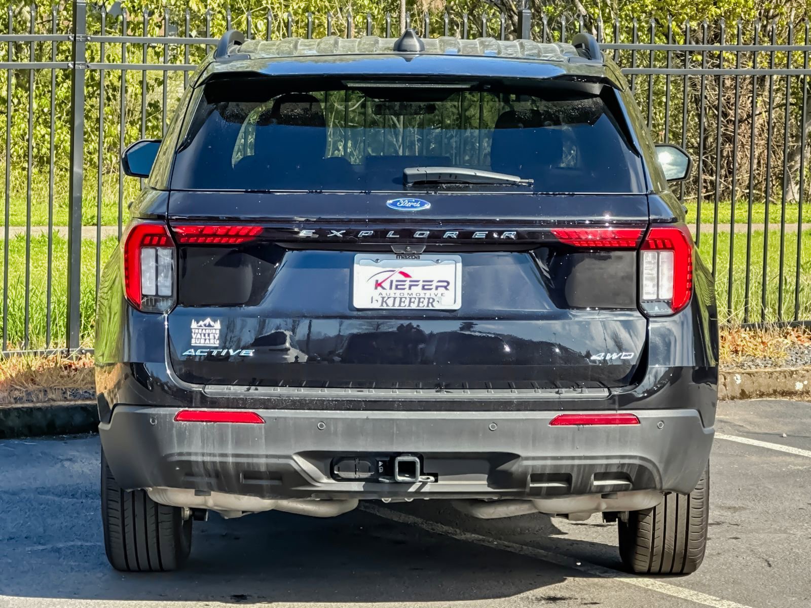 Used 2025 Ford Explorer Active image 4